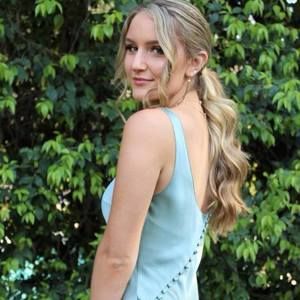 Meet your Posher, Leah